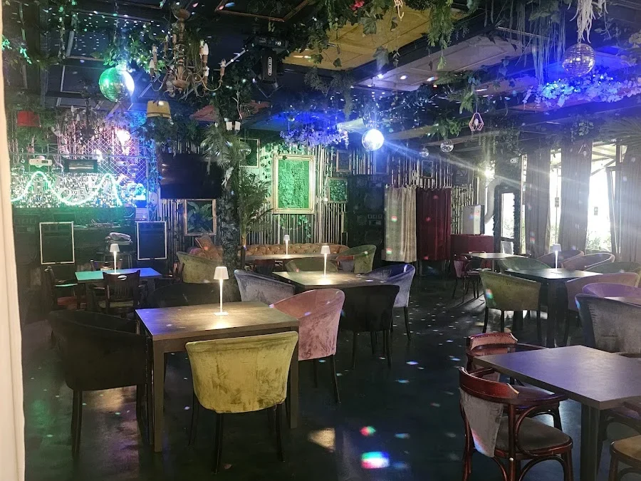 Portobello Pub & Garden, Strada Fața Portului 1-2, Brăila, România