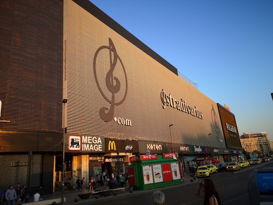 Unirea Shopping Center, Bulevardul Unirii, București, România sector 3, P-ta, Bulevardul Unirii no.1, București 030167, România