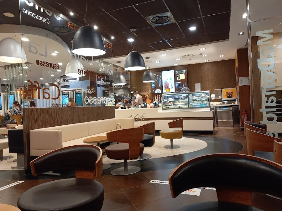 McDonald’s, Piața Unirii 1, 030119 București, România