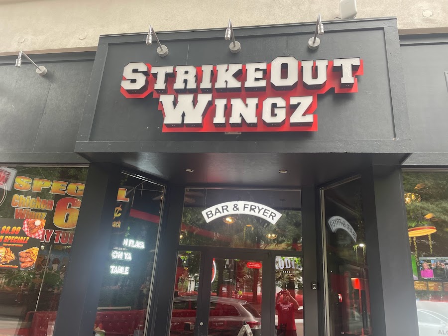 StrikeOut Wingz ATL, 60 Peachtree St NW, Atlanta, GA 30303, Statele Unite ale Americii