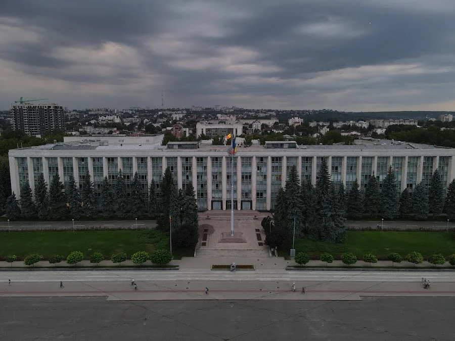 Guvernul Republicii Moldova, Piața Marii Adunări Naționale 1, MD-2012, Chișinău, Moldova
