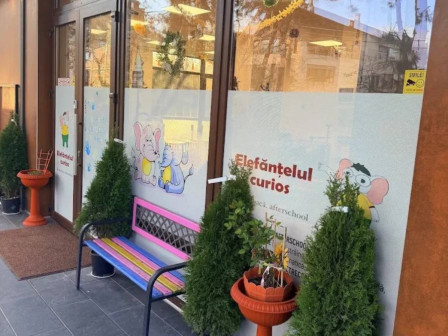 Elefănțelul Curios, Intrarea Urcuşului 23-27, 041244 București, România