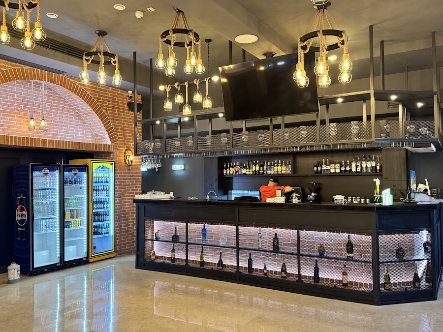Pizza Adriano, Strada Transilvaniei, Brăila, România Strada Transilvaniei 32, Brăila 810249, România