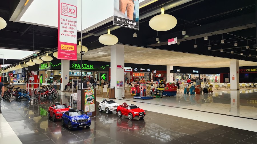 Focșani Mall, Calea Moldovei, Focșani, România Calea Moldovei 32, Focșani 620157, România