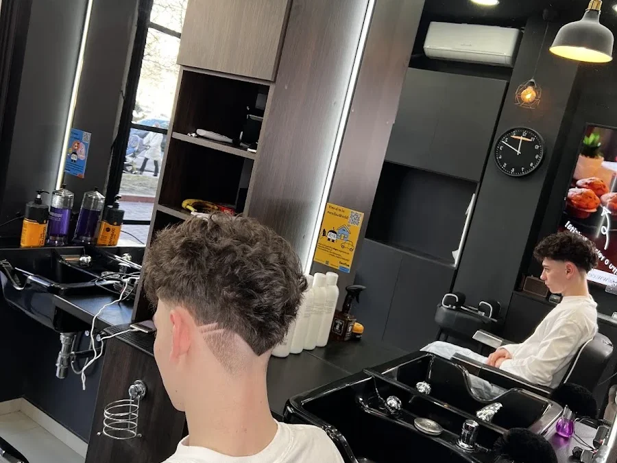 HiStory Barber Shop Dristor, Bulevardul Camil Ressu 8, 031748 București, România
