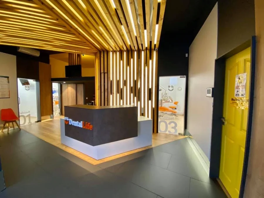 Dentallife, Bloc 1, Aleea Dobrogei 1, 430203 Baia Mare, România