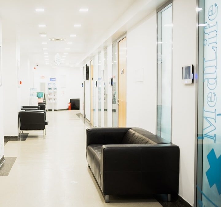 Hyperclinica MedLife PDR Vulturului Brasov, Strada Livada Vulturului, Brașov, România Strada Livada Vulturului Nr.10, Brașov 500366, România