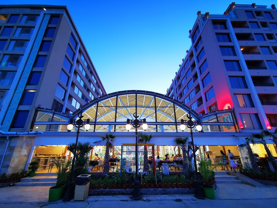 Phoenicia Royal Hotel Se deschide în fereastră nouă Bulevardul Mamaia Nord 91A, Năvodari 905701, România