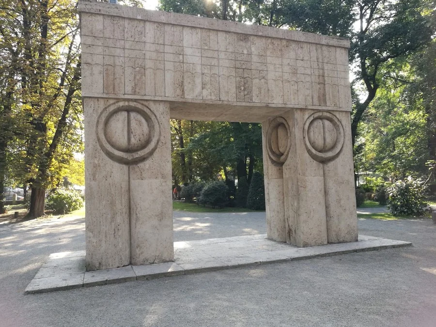 Poarta Sărutului – site UNESCO, Calea Eroilor, 210007 Târgu Jiu, România