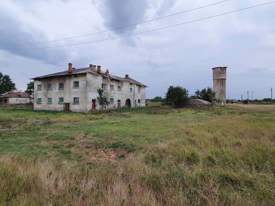 Ferma model Perieți, Strada Ialomiței 46, 927190 Perieți, România