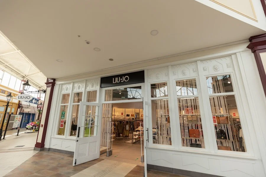 Fashion House Outlet Centre Militari